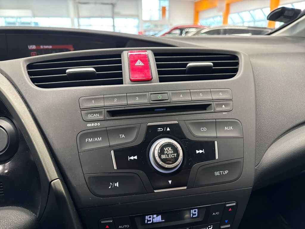 Honda Civic 2012 Punainen