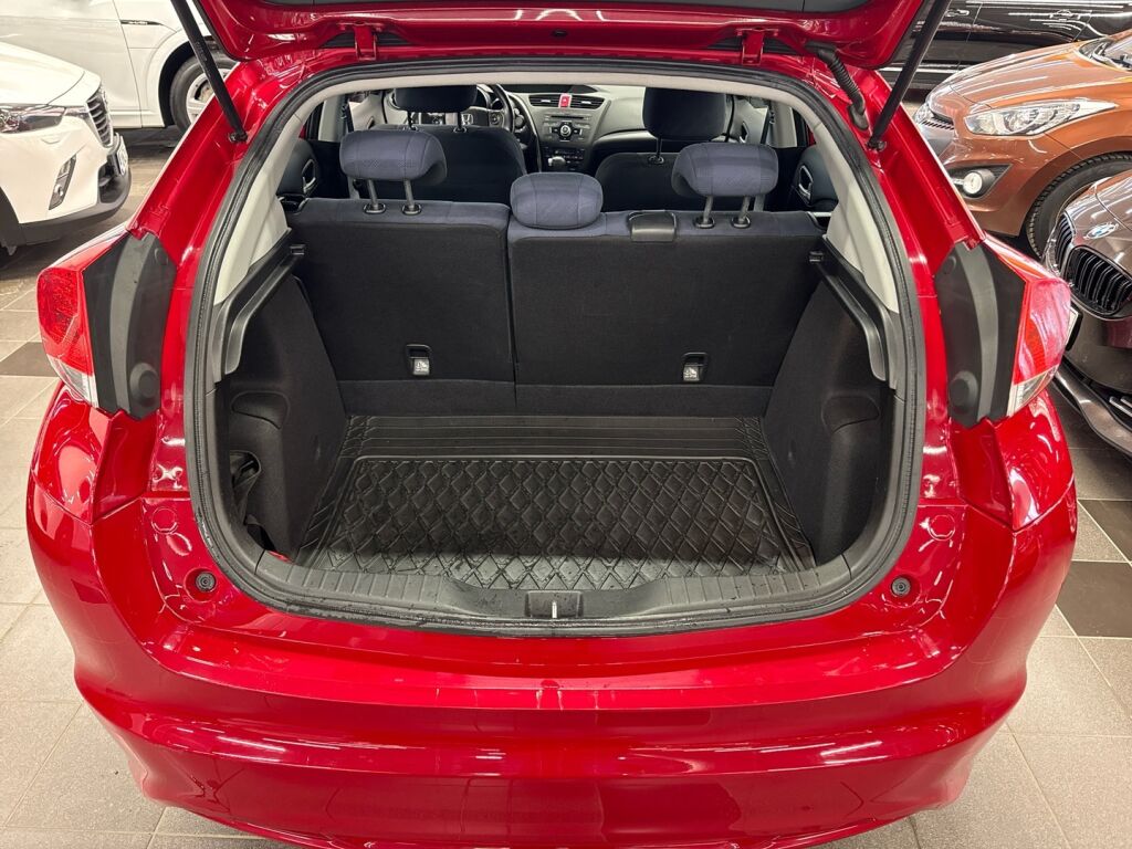 Honda Civic 2012 Punainen