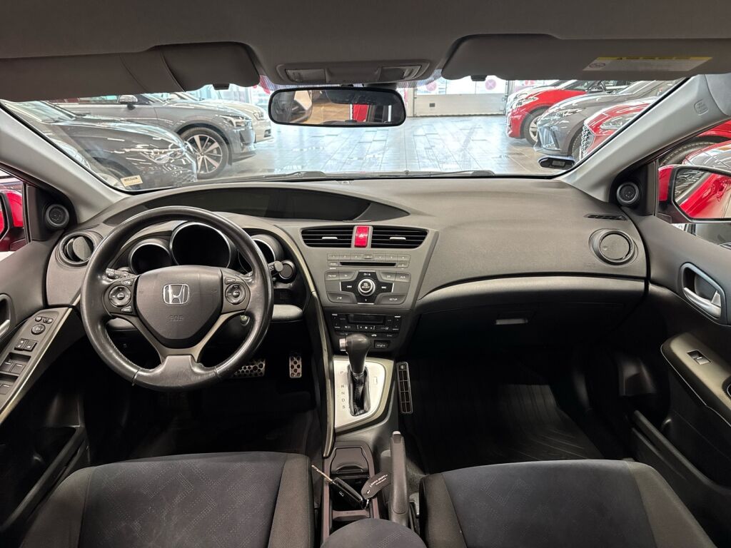 Honda Civic 2012 Punainen