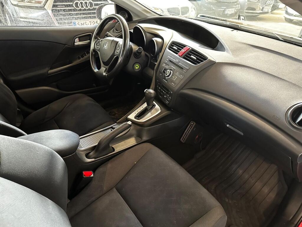 Honda Civic 2012 Punainen