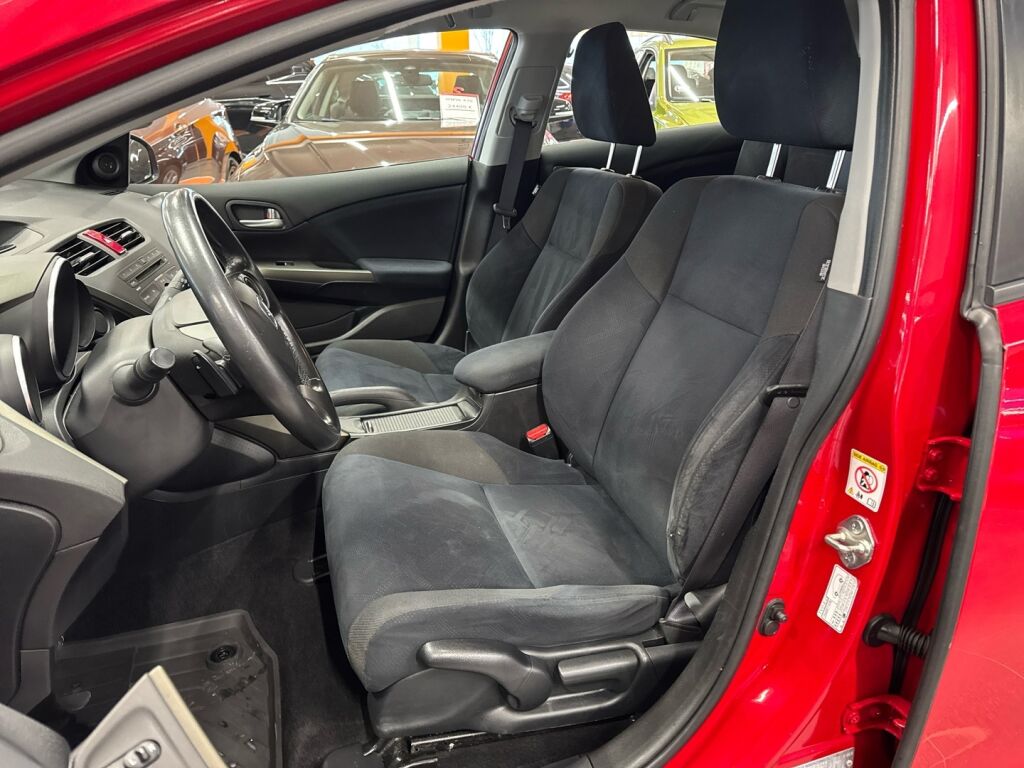 Honda Civic 2012 Punainen