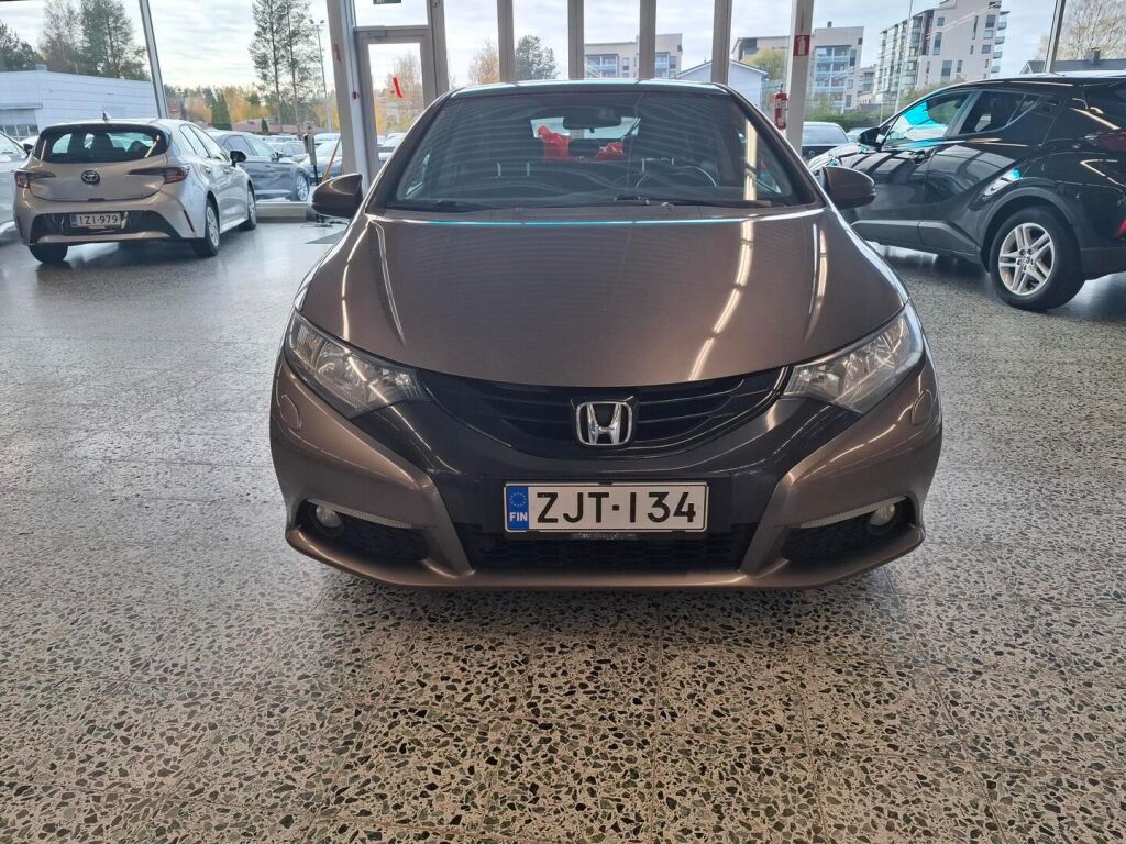 Honda Civic 2012 Valkoinen