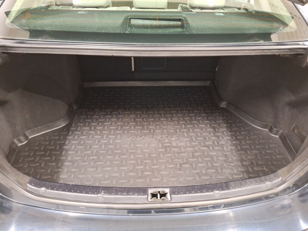 Toyota Avensis 2012 Harmaa