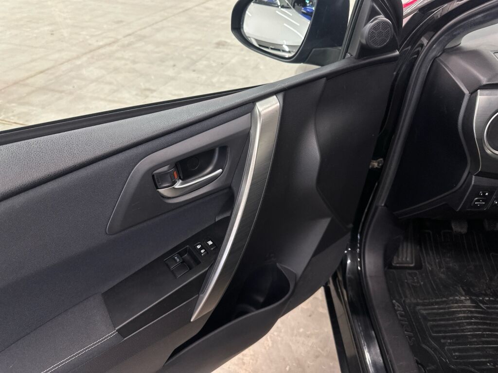 Toyota Auris 2013 Musta