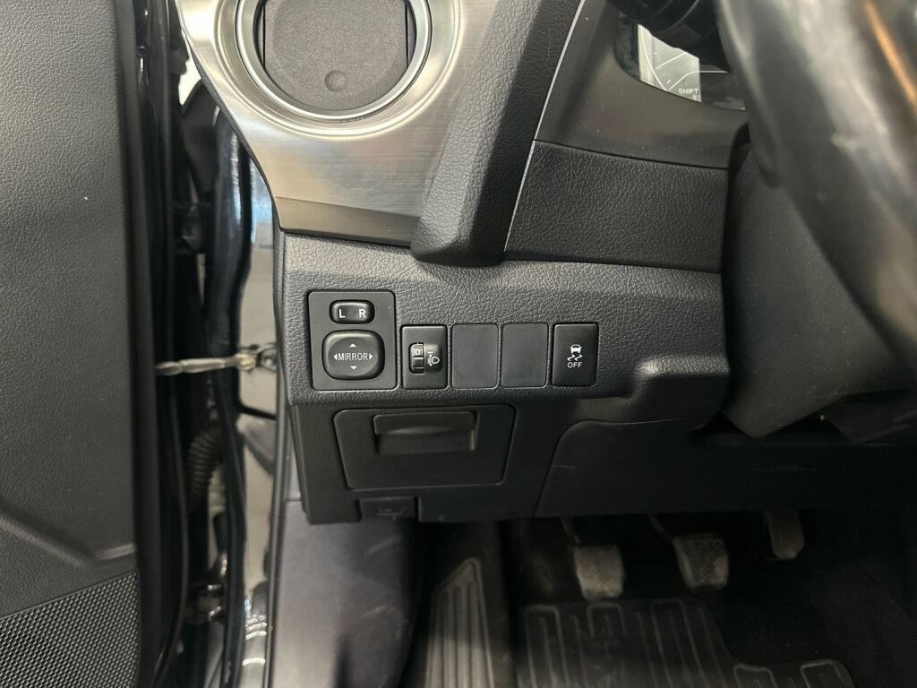 Toyota Auris 2013 Musta