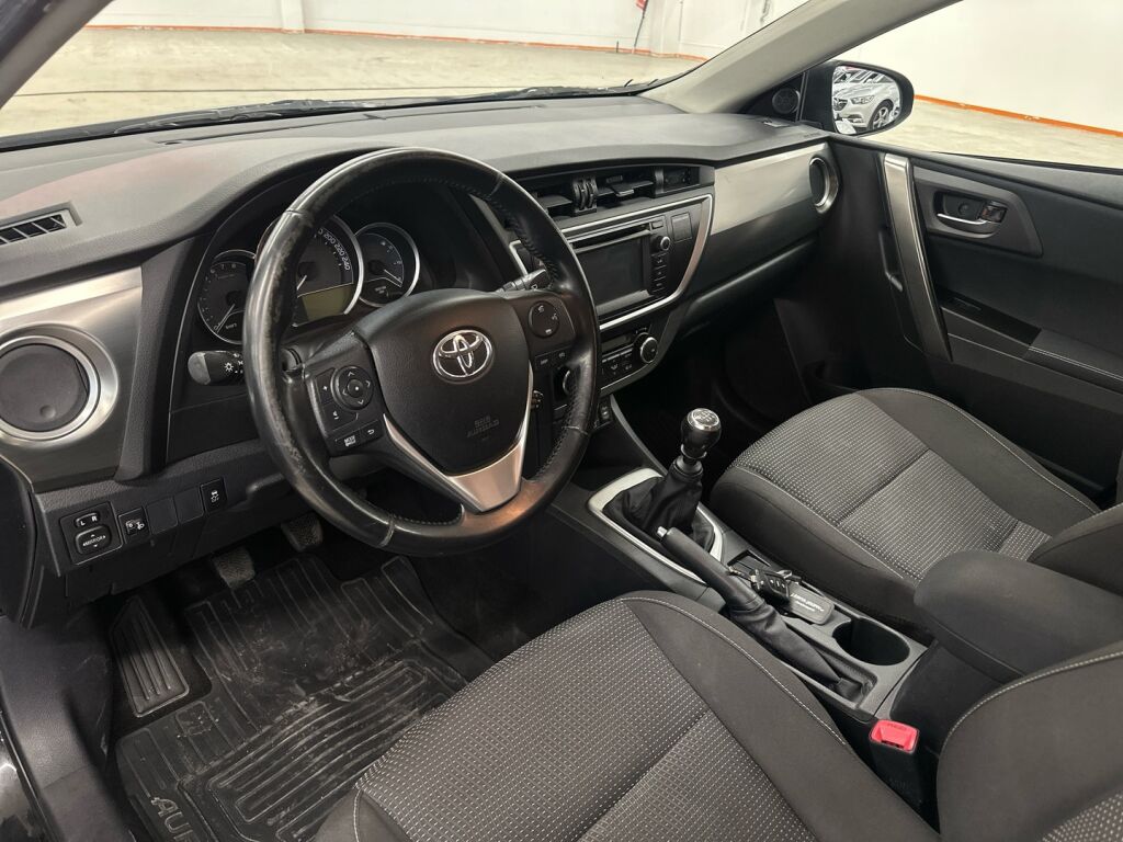 Toyota Auris 2013 Musta