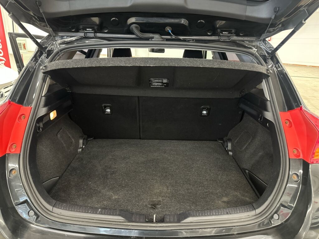 Toyota Auris 2013 Musta