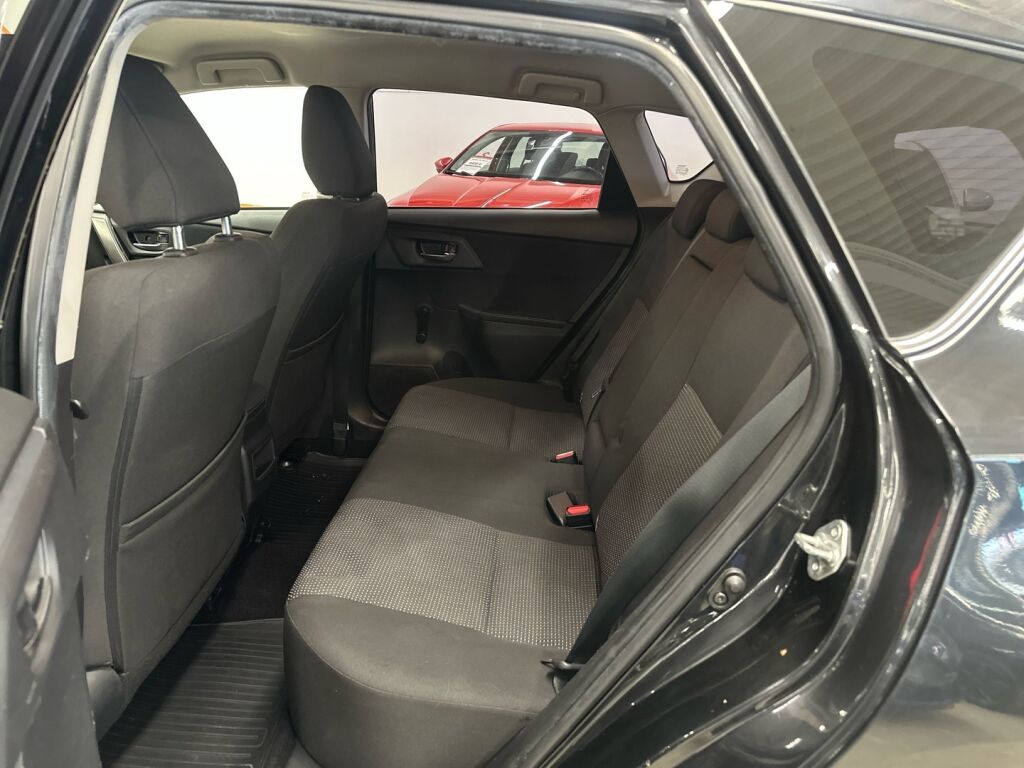 Toyota Auris 2013 Musta