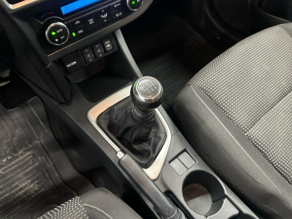 Toyota Auris 2013 Musta