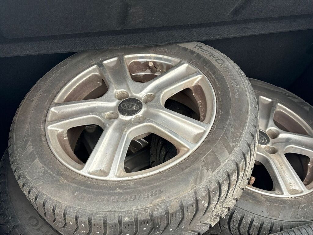 Kia Rio 2013 Ruskea (beige)