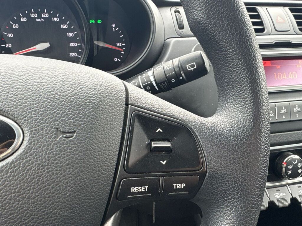 Kia Rio 2013 Ruskea (beige)