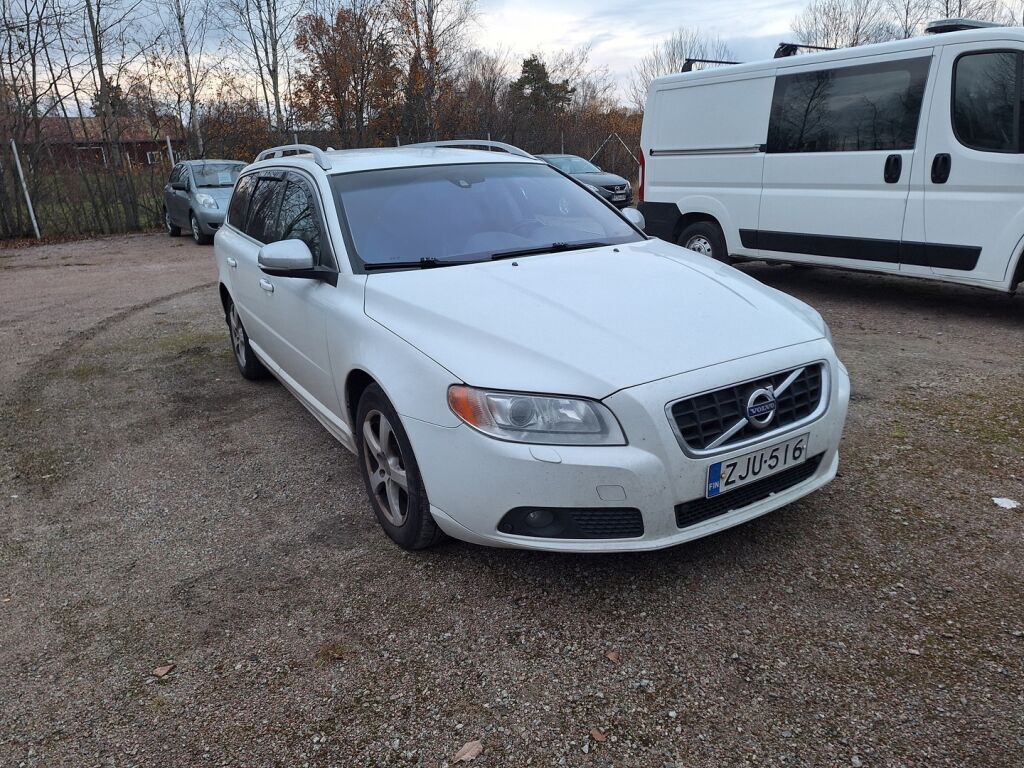 Volvo V70 2013 Valkoinen