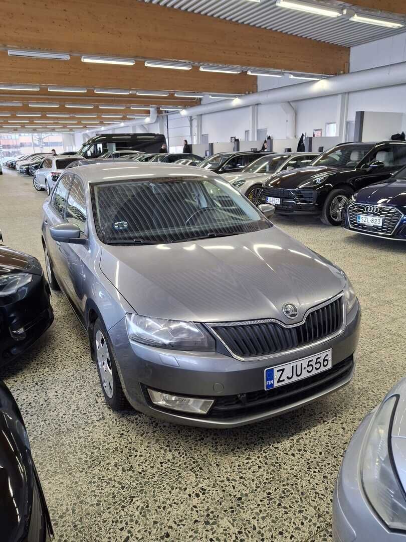 Skoda Rapid 2013 Hopea