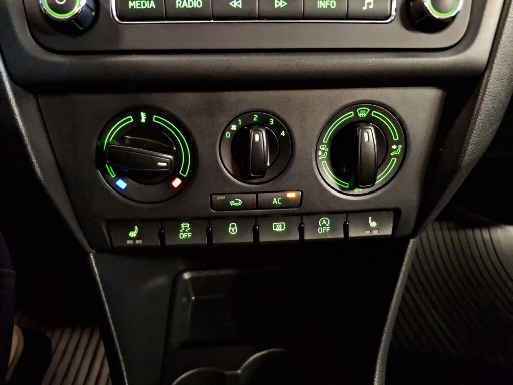 Skoda Rapid 2013 Hopea