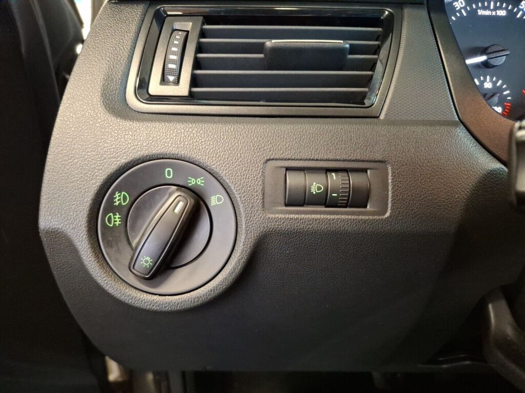 Skoda Rapid 2013 Hopea