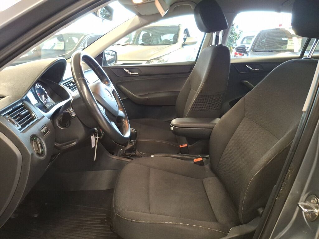 Skoda Rapid 2013 Hopea