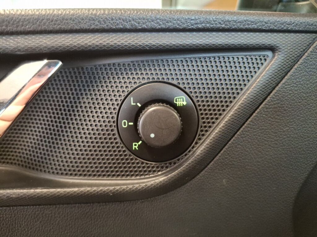 Skoda Rapid 2013 Hopea