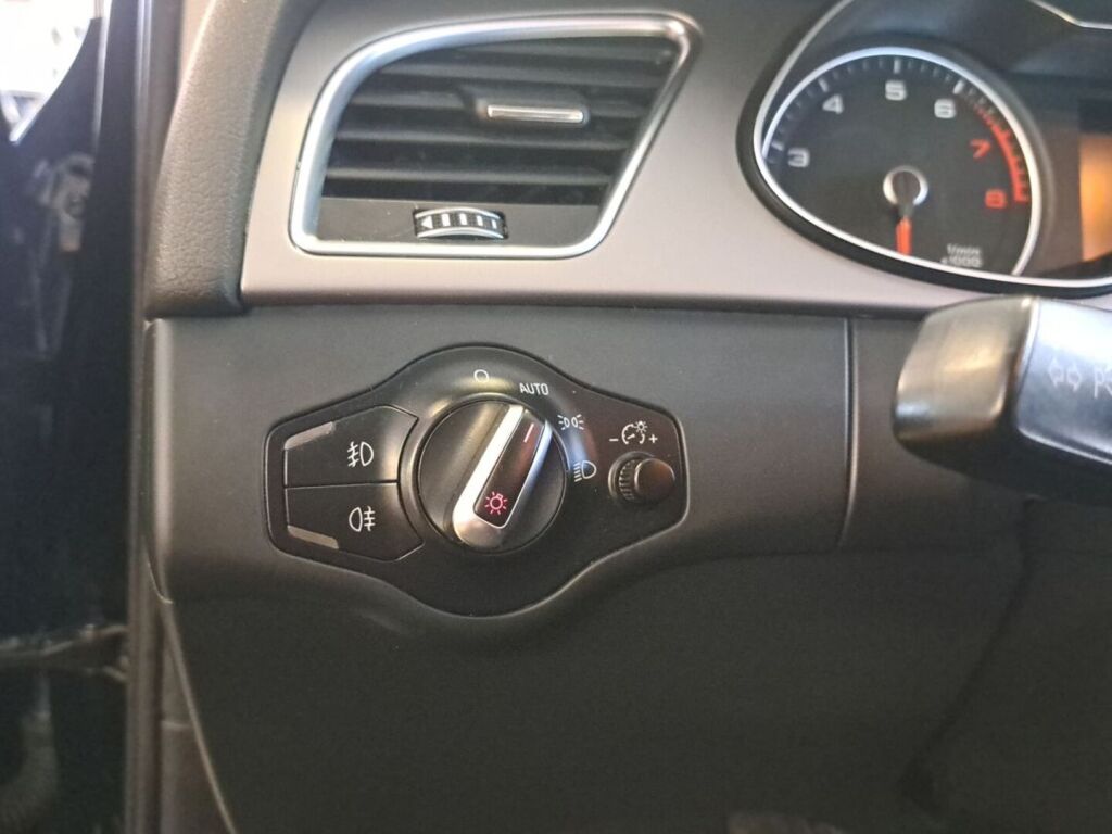 Audi A4 2013 Musta