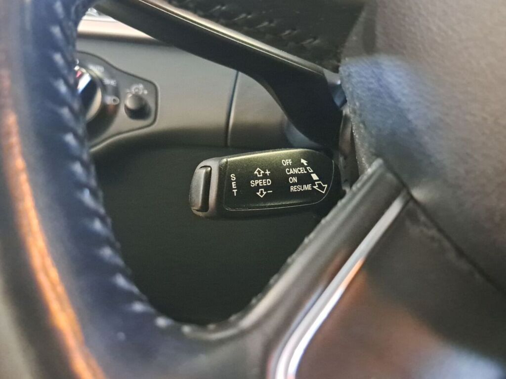 Audi A4 2013 Musta