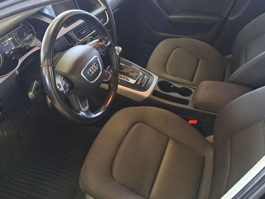 Audi A4 2013 Musta