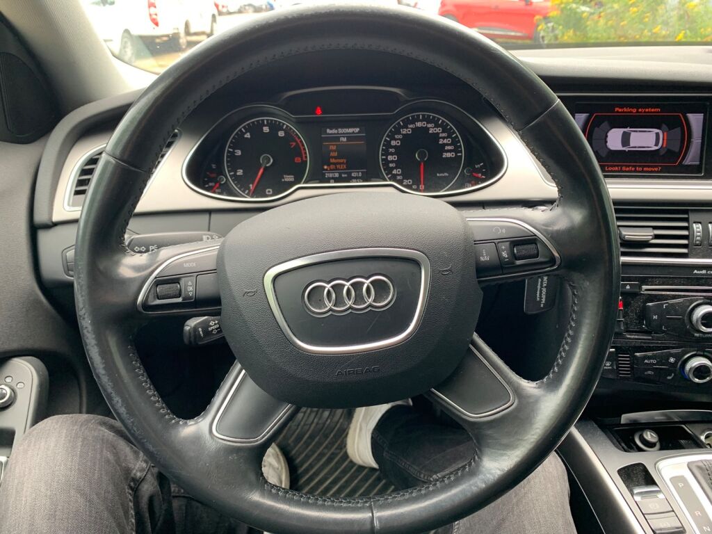 Audi A4 2013 Musta