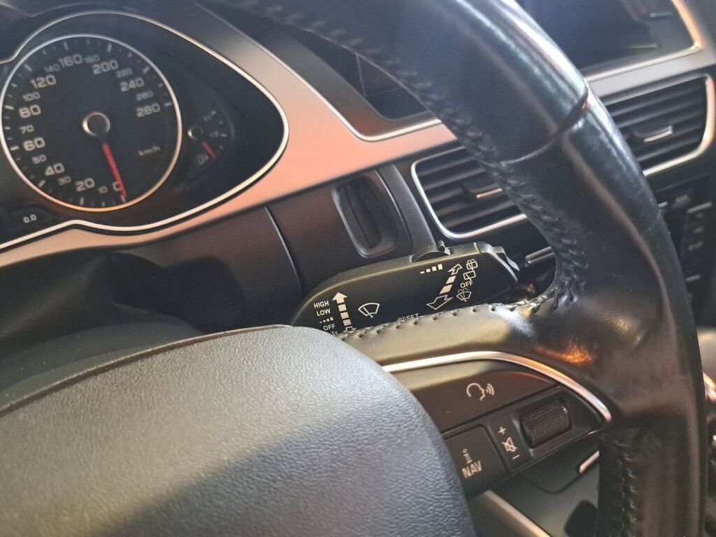 Audi A4 2013 Musta