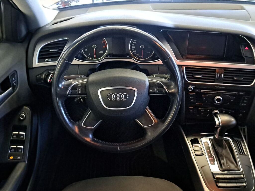 Audi A4 2013 Musta