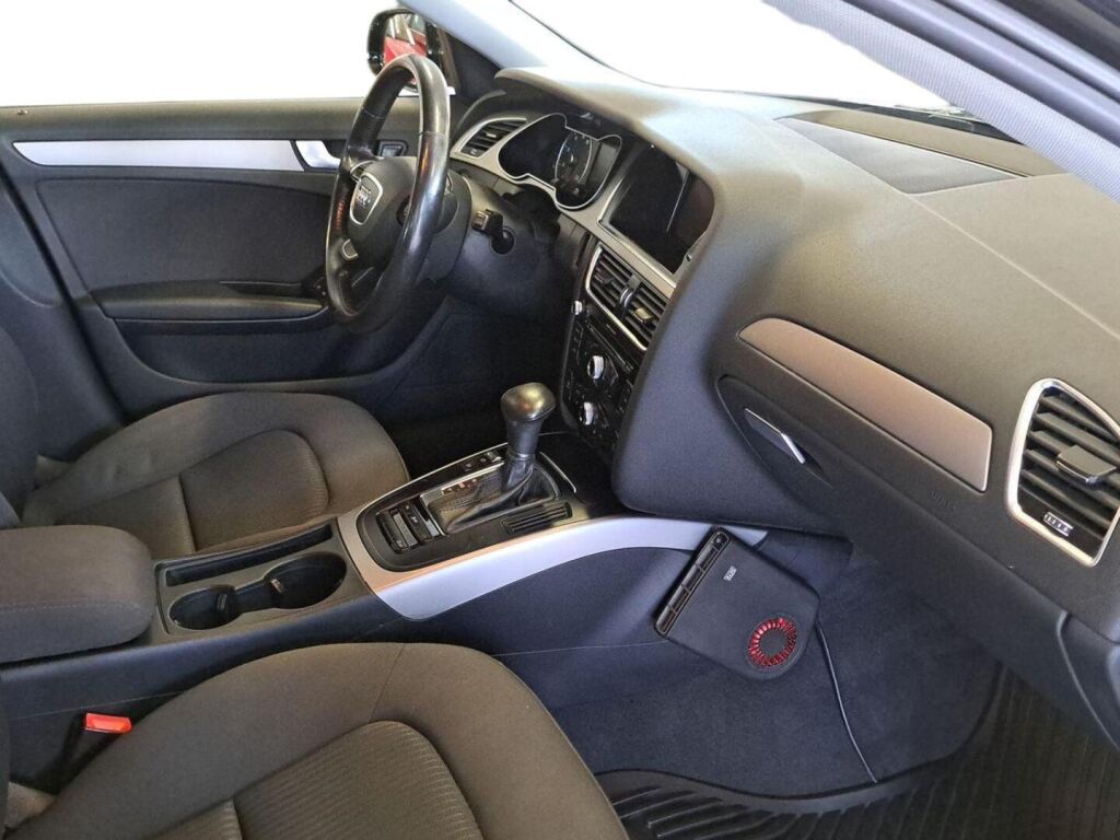 Audi A4 2013 Musta