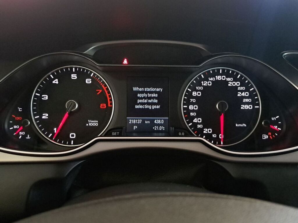 Audi A4 2013 Musta