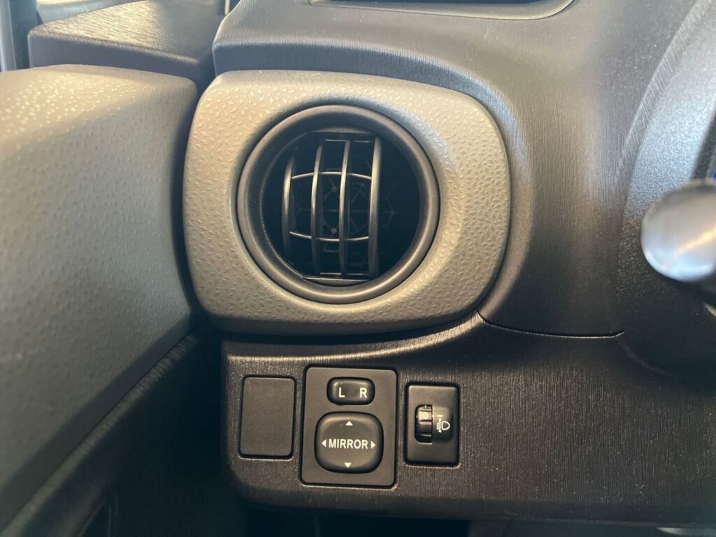 Toyota Yaris 2013 Valkoinen