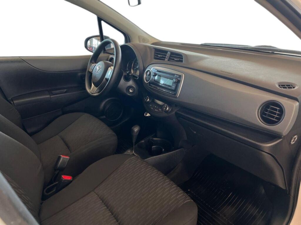 Toyota Yaris 2013 Valkoinen