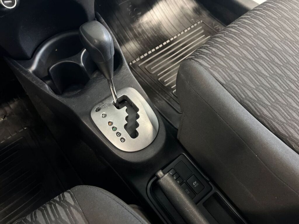 Toyota Yaris 2013 Valkoinen