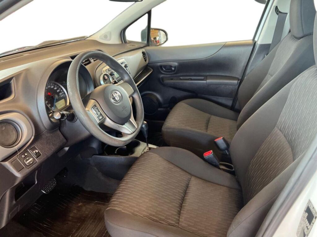 Toyota Yaris 2013 Valkoinen