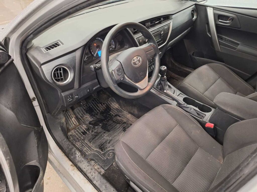 Toyota Auris 2013 Hopea