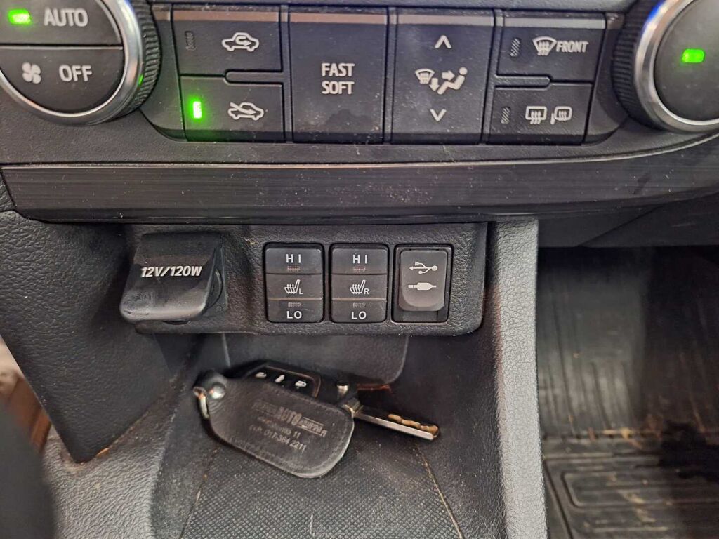 Toyota Auris 2013 Hopea