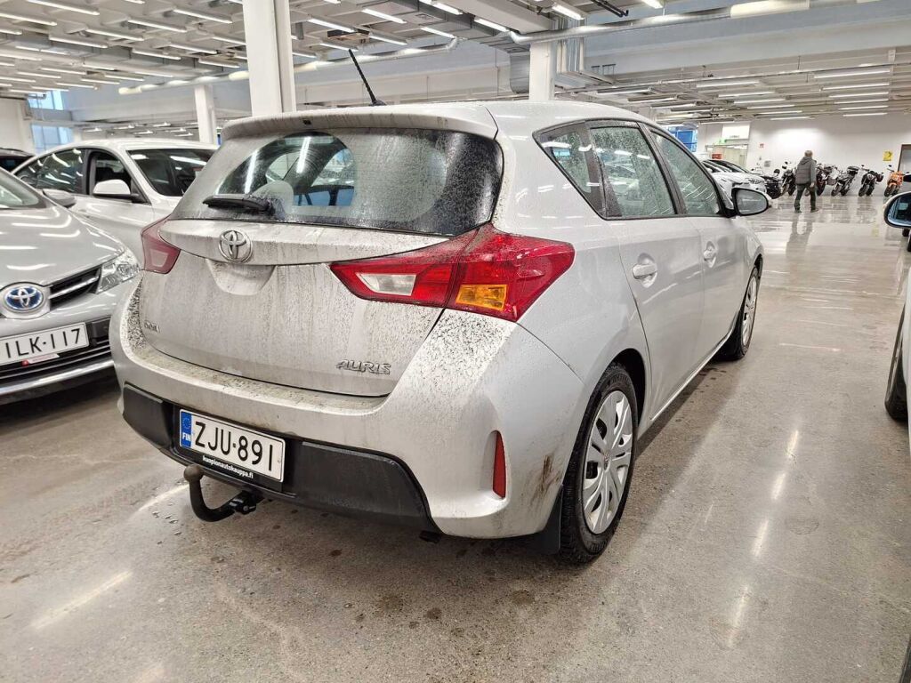 Toyota Auris 2013 Hopea
