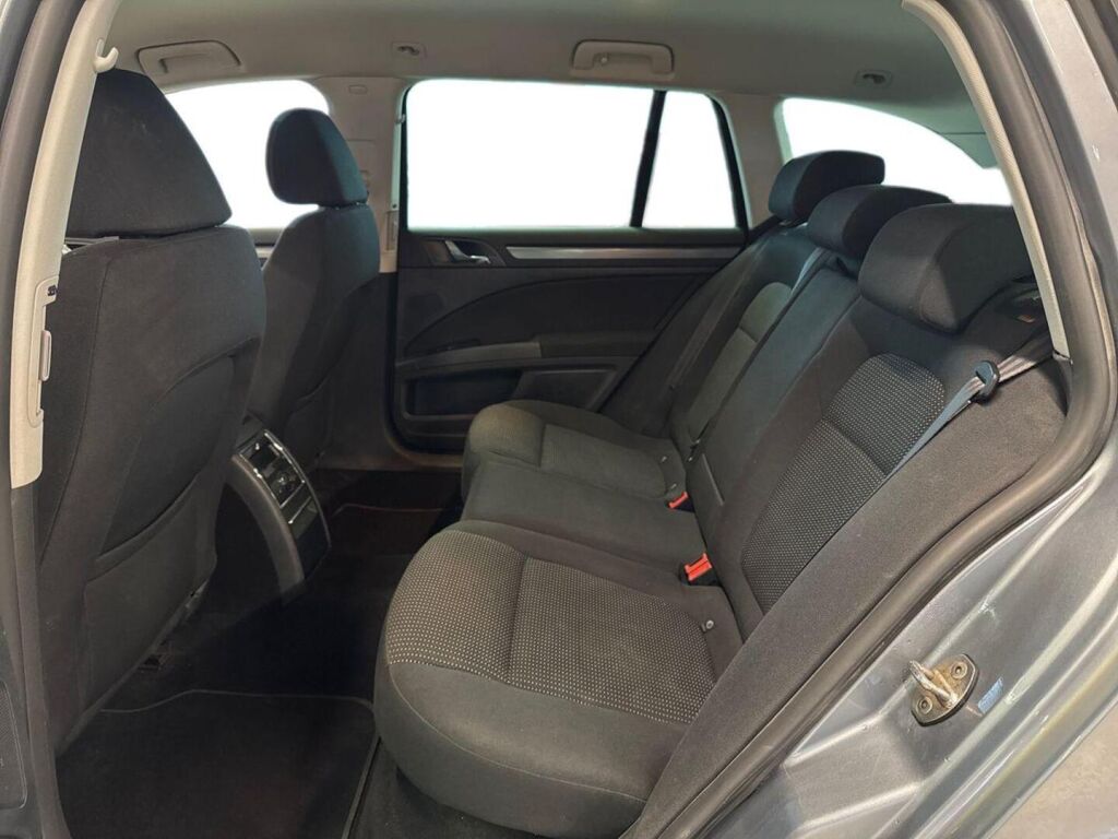 Skoda Superb 2013 Hopea