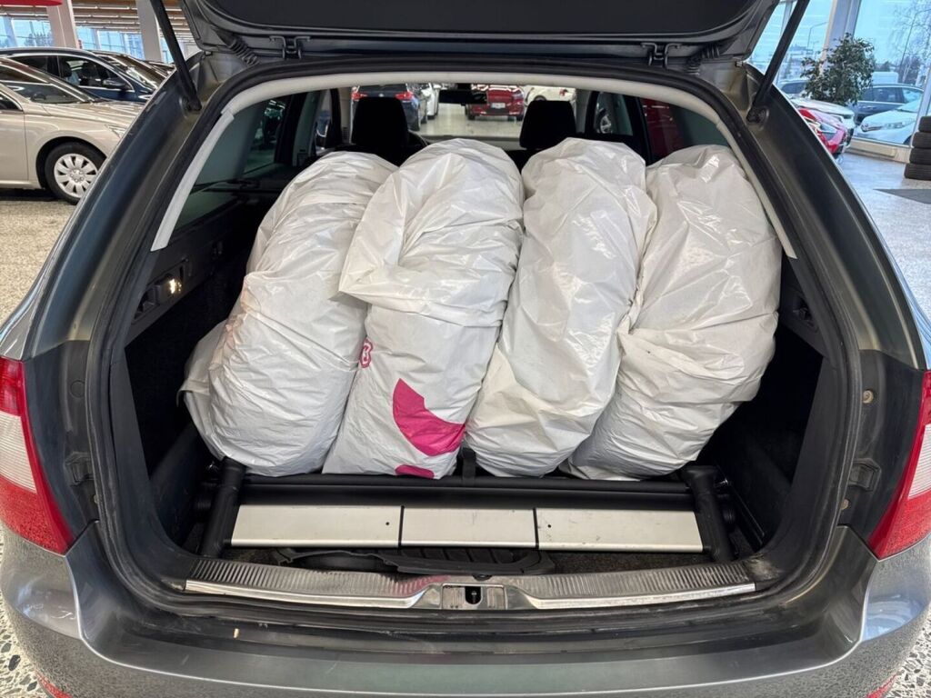 Skoda Superb 2013 Hopea