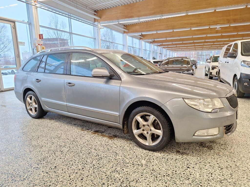 Skoda Superb 2013 Hopea