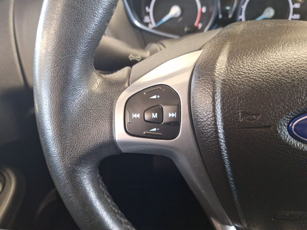 Ford B-Max 2013 Punainen