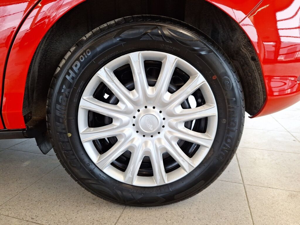 Ford B-Max 2013 Punainen