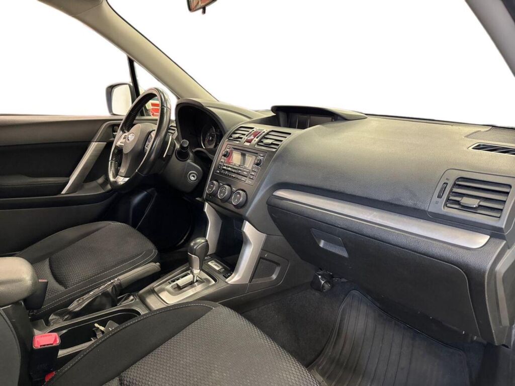 Subaru Forester 2013 Valkoinen
