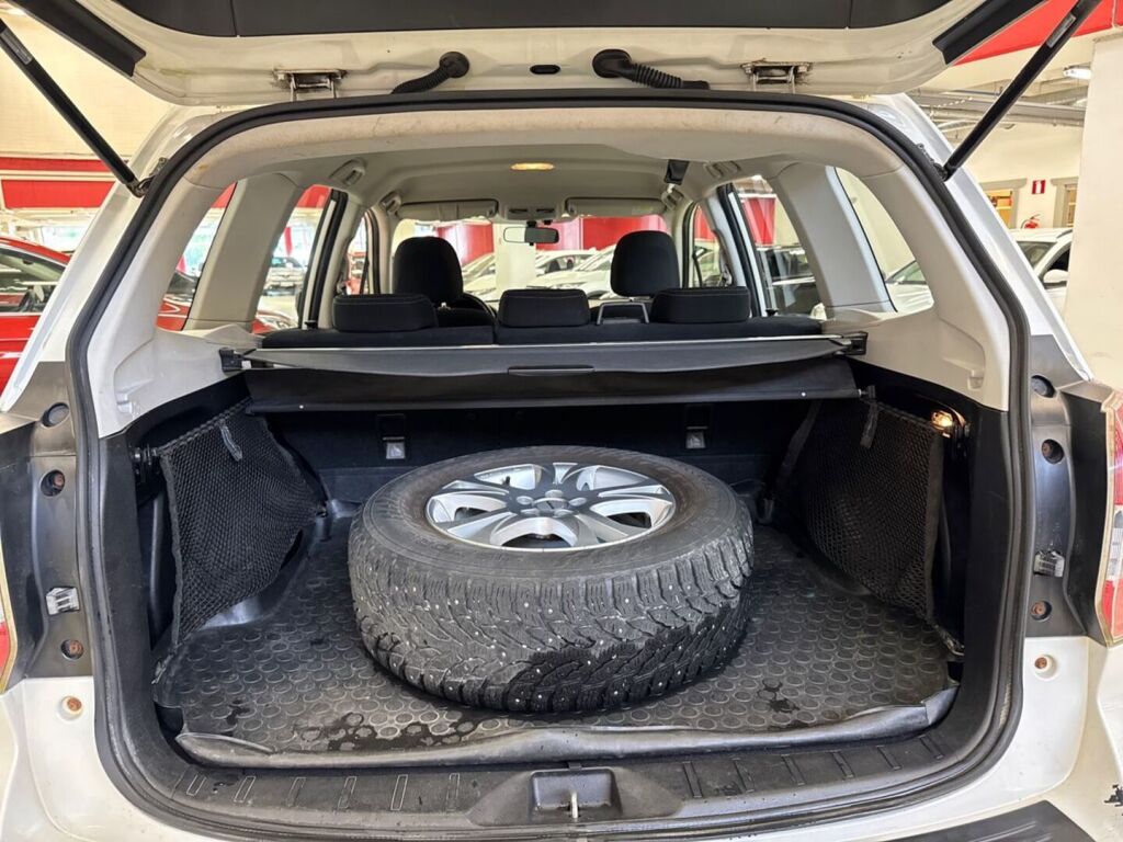 Subaru Forester 2013 Valkoinen