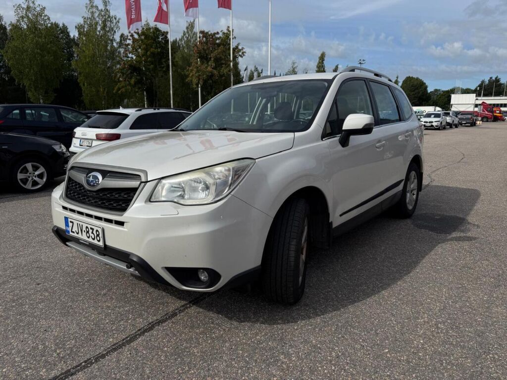 Subaru Forester 2013 Valkoinen