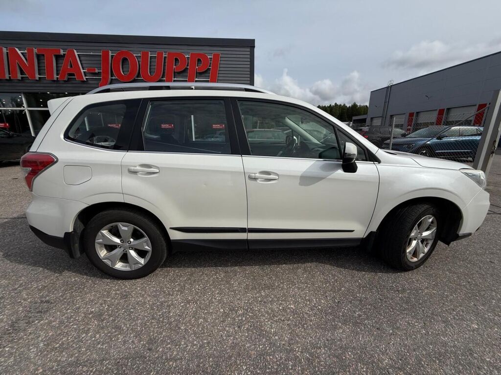 Subaru Forester 2013 Valkoinen