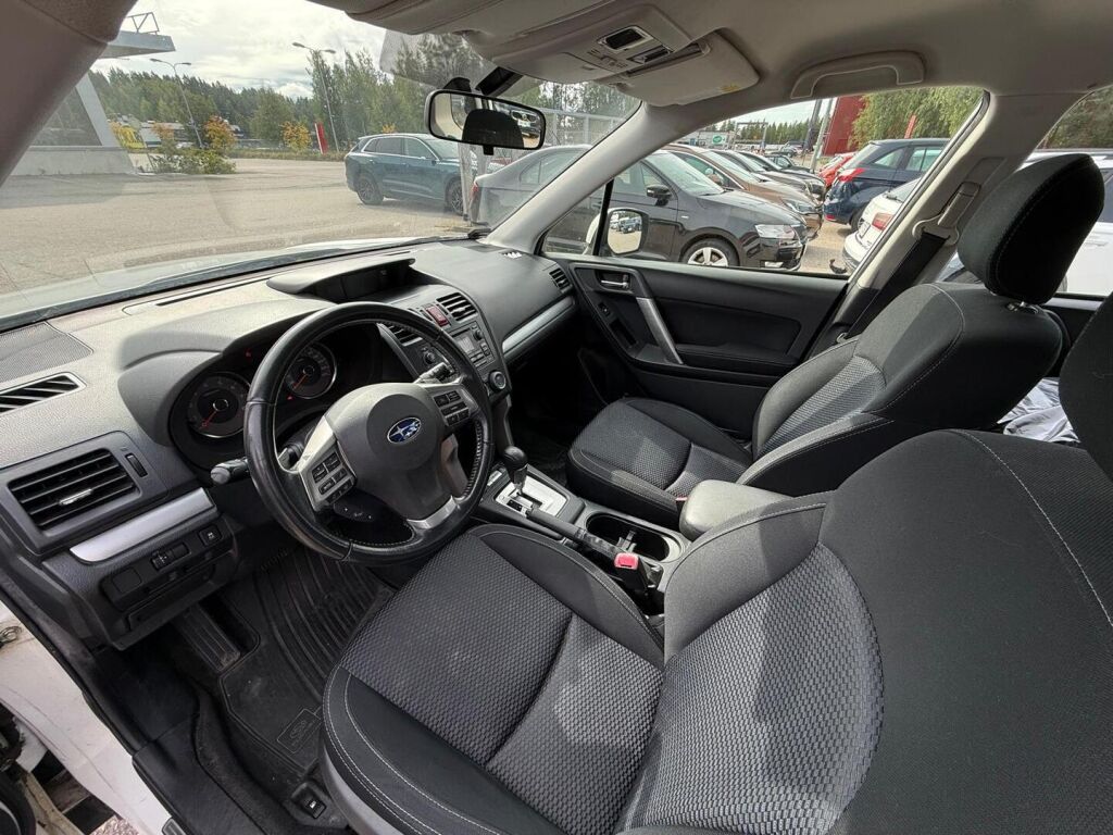 Subaru Forester 2013 Valkoinen