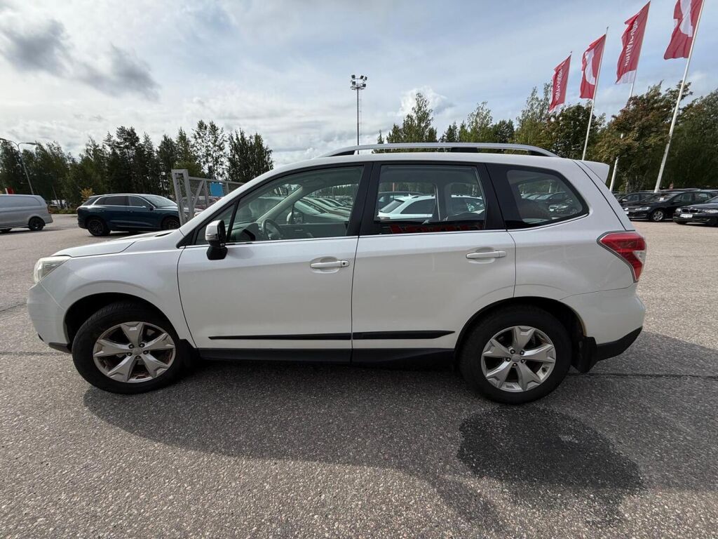 Subaru Forester 2013 Valkoinen
