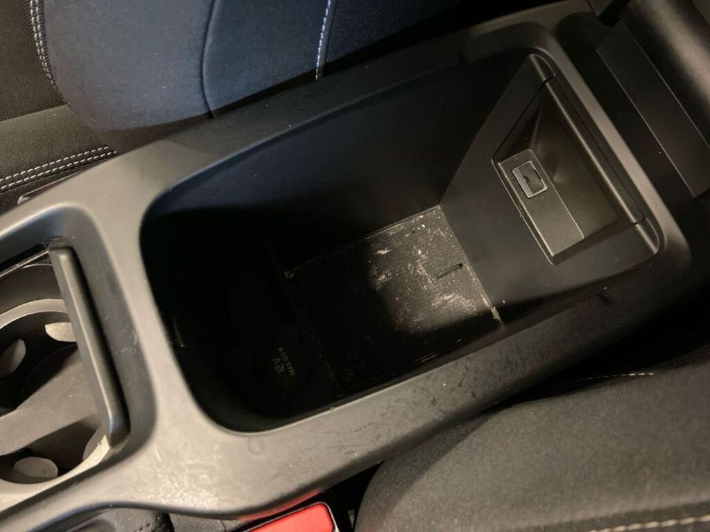 Volvo V40 2013 Punainen