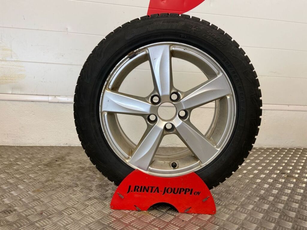 Volvo V40 2013 Punainen