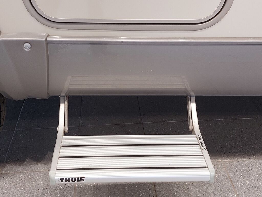 Bürstner Nexxo T569 2013 Ruskea (beige)